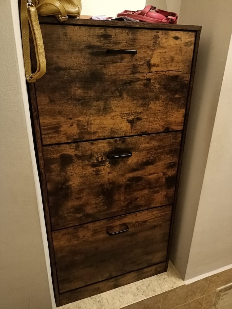 Customer photo review of VASAGLE Dulap pantofi cu 3 usi rabatabile, din lemn, pentru 12-18 perechi, 60x24x120cm, maro rustic