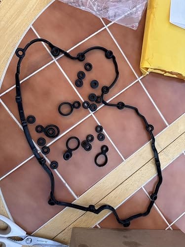Customer photo review of Valve Cover Gasket Set VS50906R Fit for Jeep Renegade Compass Cherokee 2.4L