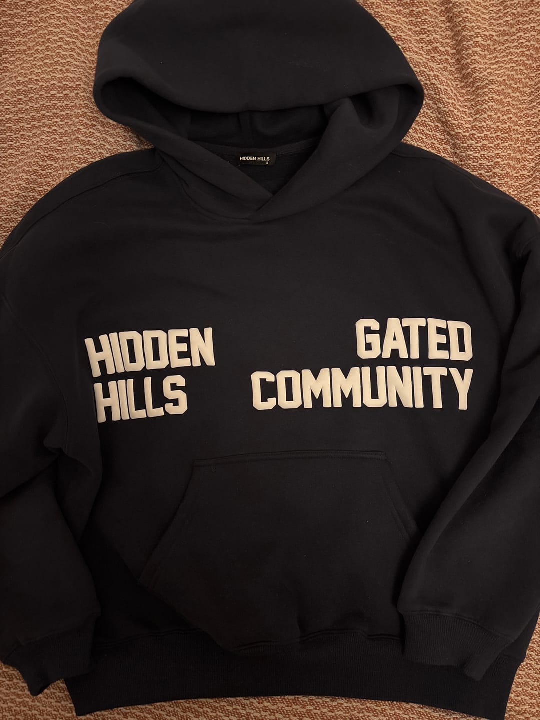 Customer photo review of GATED COMMUNITY HOODIE NAVY