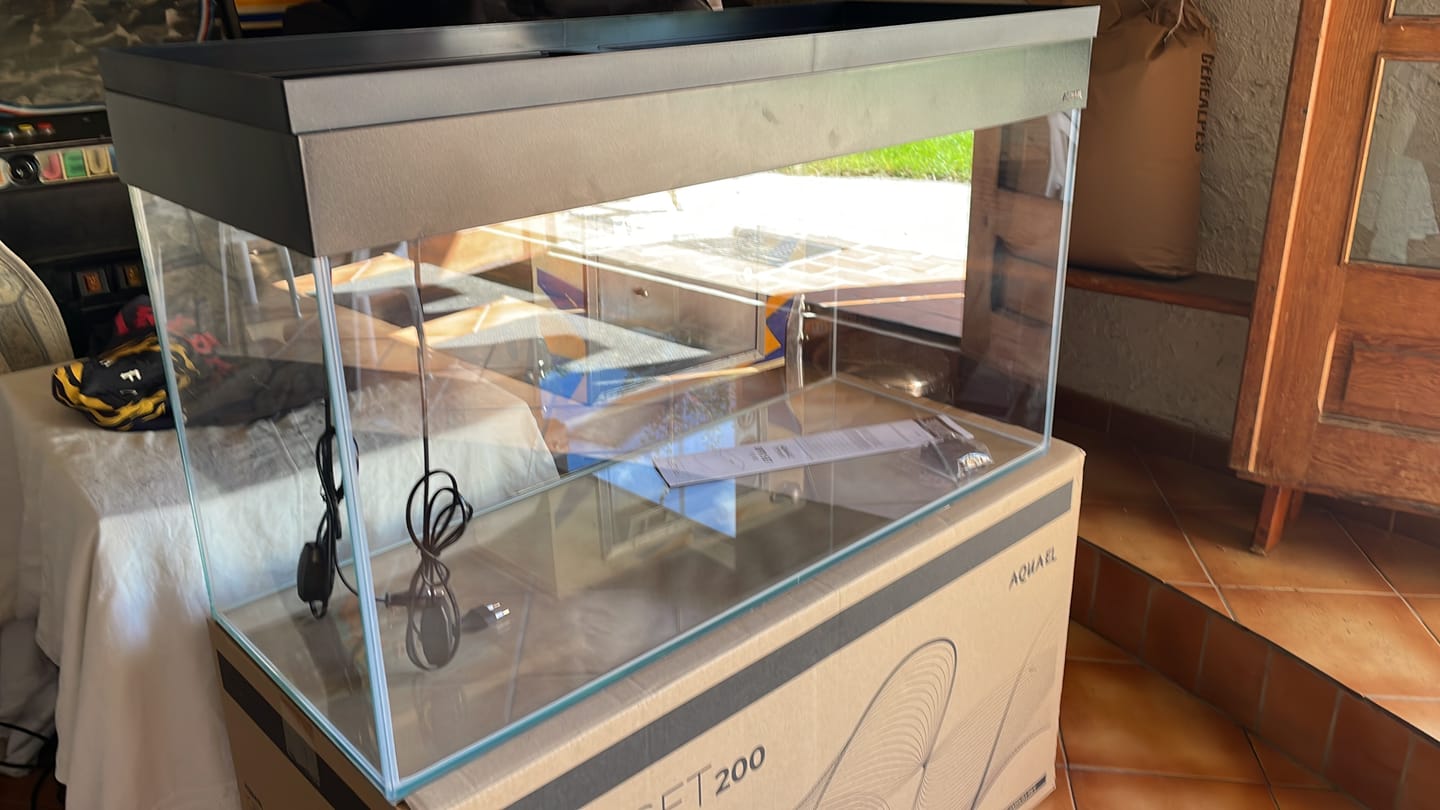 Customer photo review of Aquarium Opti Set 200 Noir AQUAEL - 200L