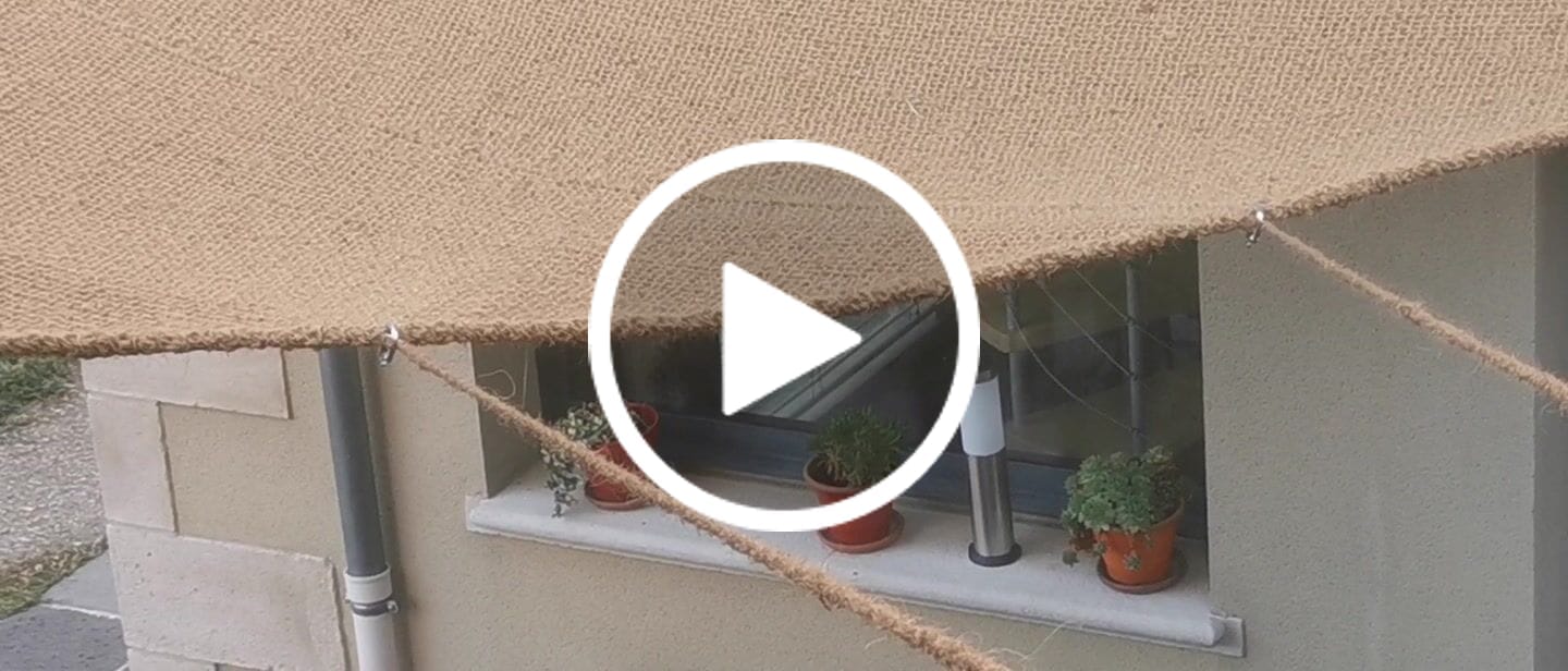 Customer video review of Borne solaire
