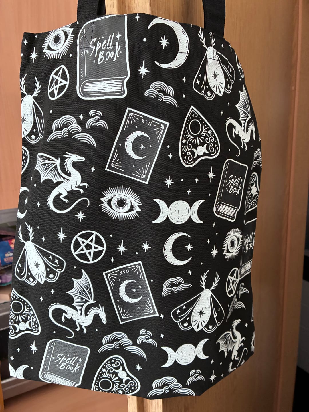 Customer photo review of Mystische Symbole Stoffbeutel mit Mond & Motten