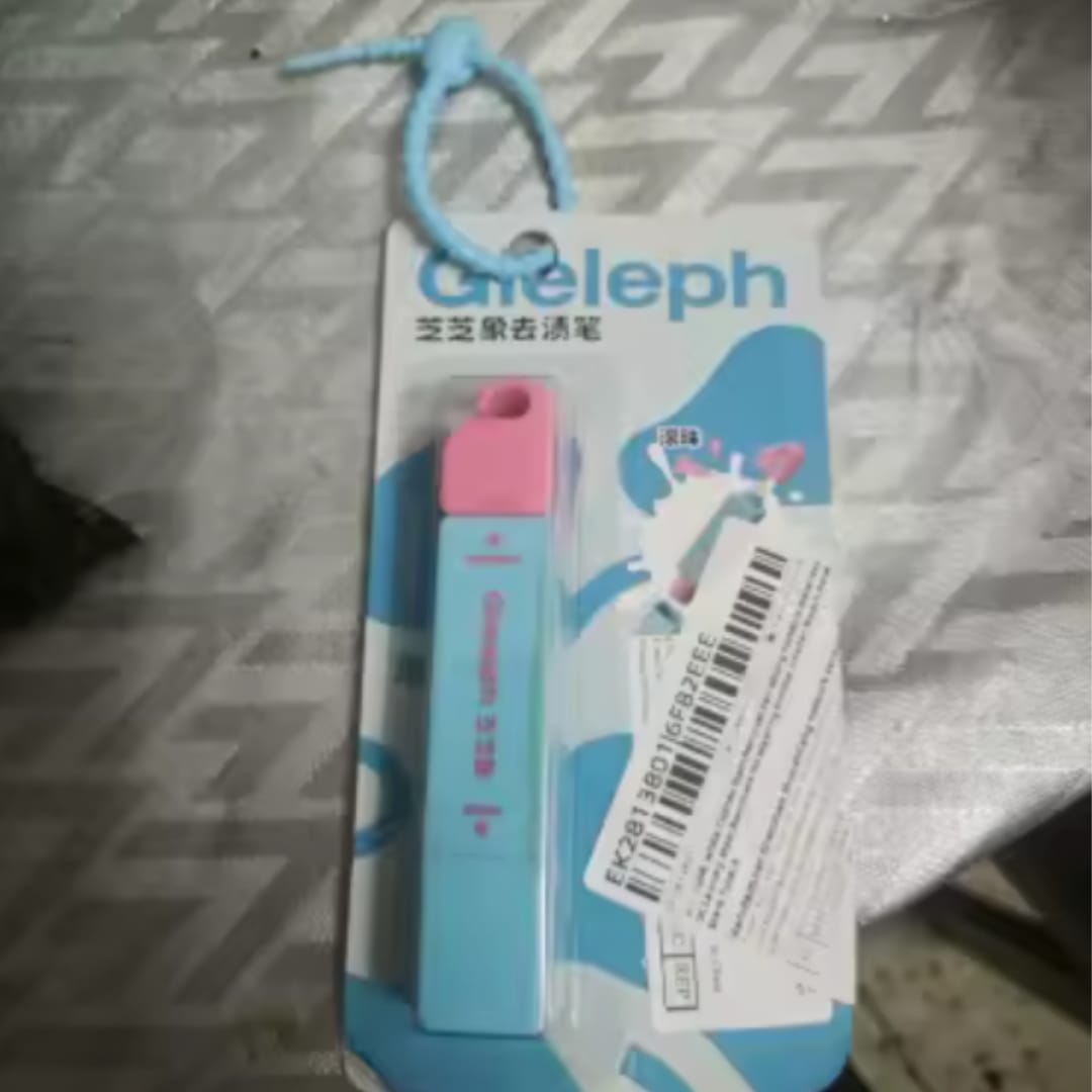 Customer photo review of Lápiz Quitamanchas Instantáneo 2 en 1