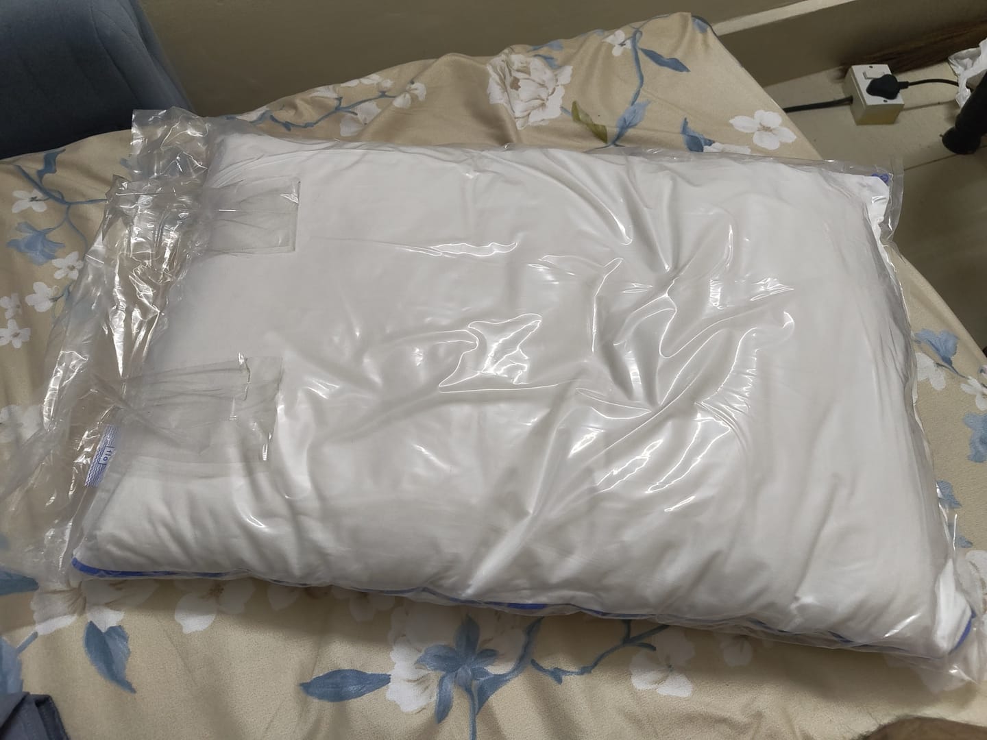 Customer photo review of Flo Adjustable Pillow (Memory Foam)
