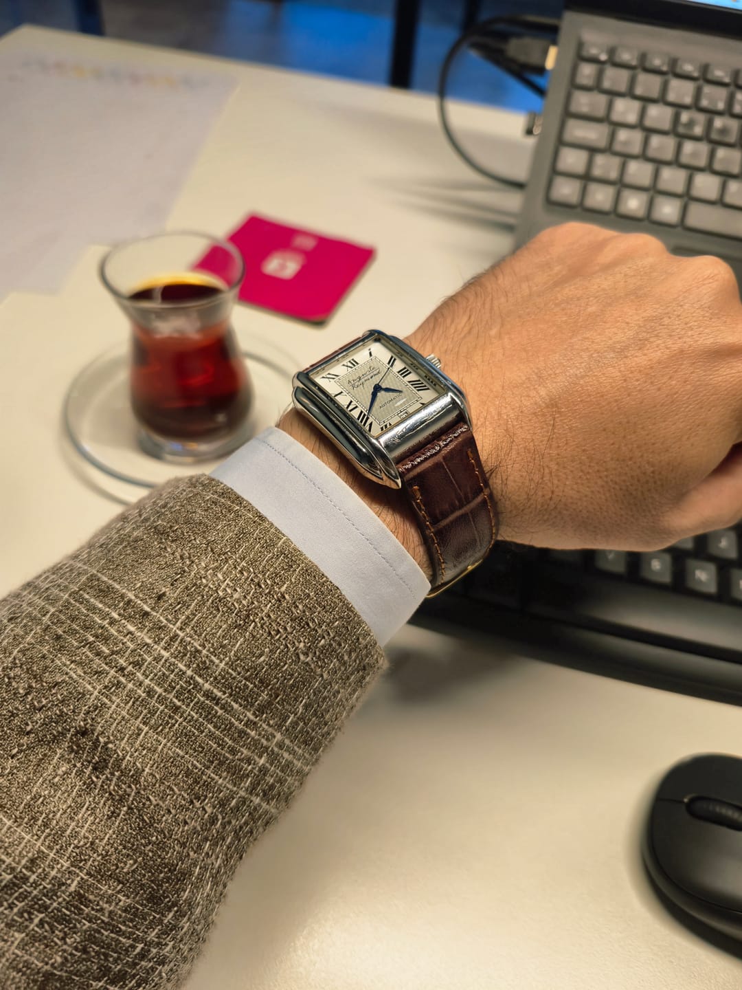 Customer photo review of Klasik Saat Deri Kordon Saat Kayışı Taba - Croco
