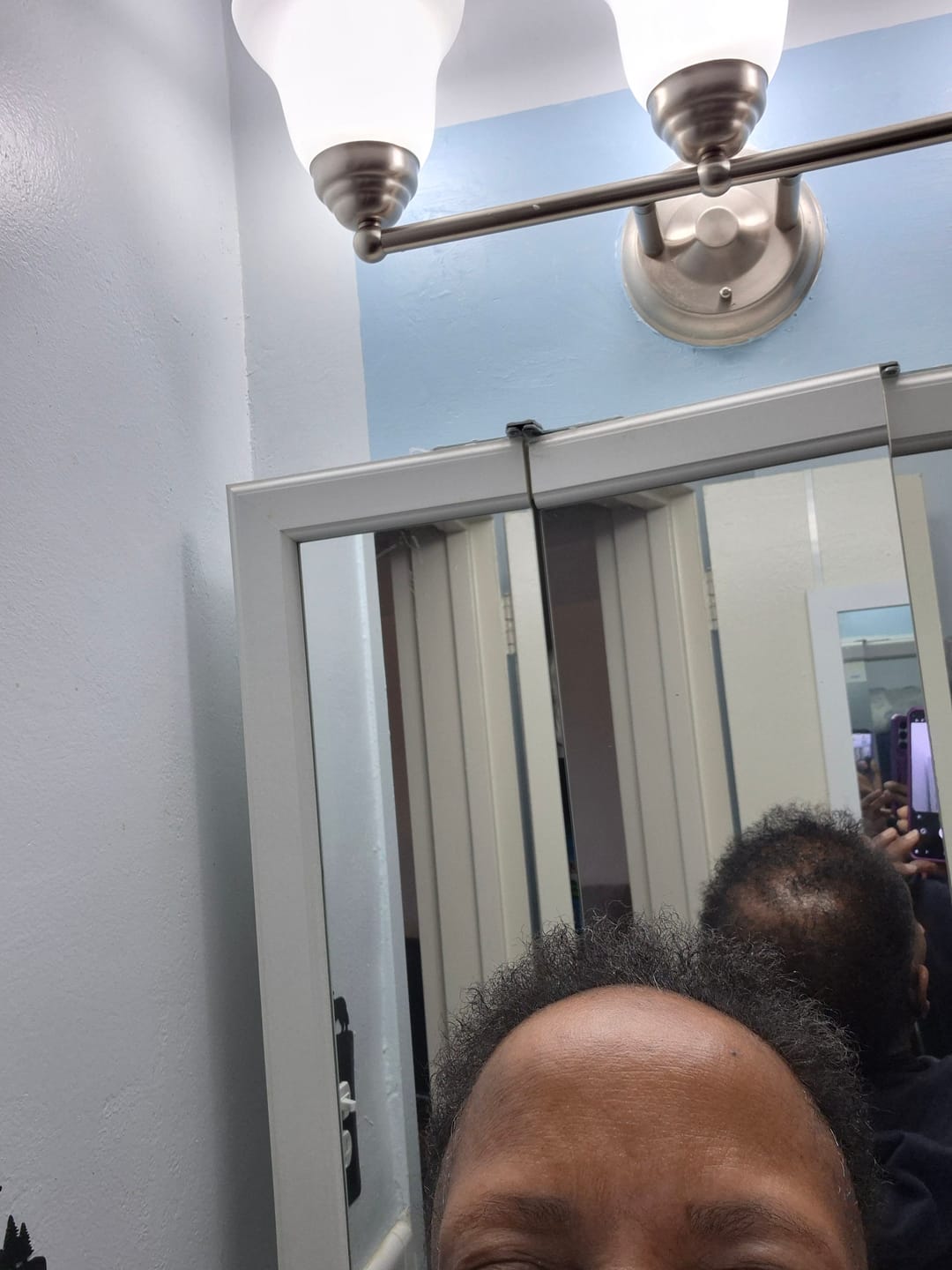 Customer photo review of STRONG HOLD 24-Hour Brow Gel