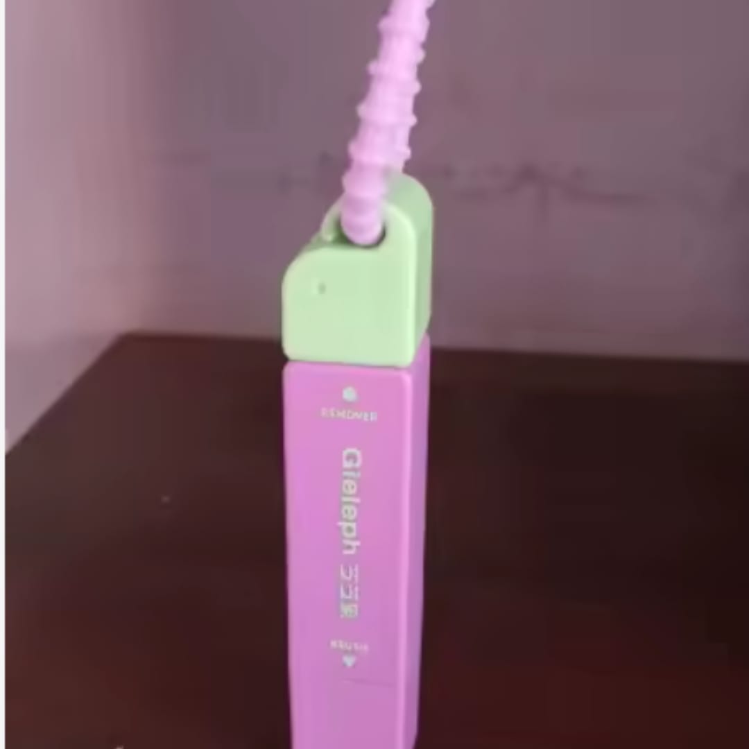 Customer photo review of Lápiz Quitamanchas Instantáneo 2 en 1
