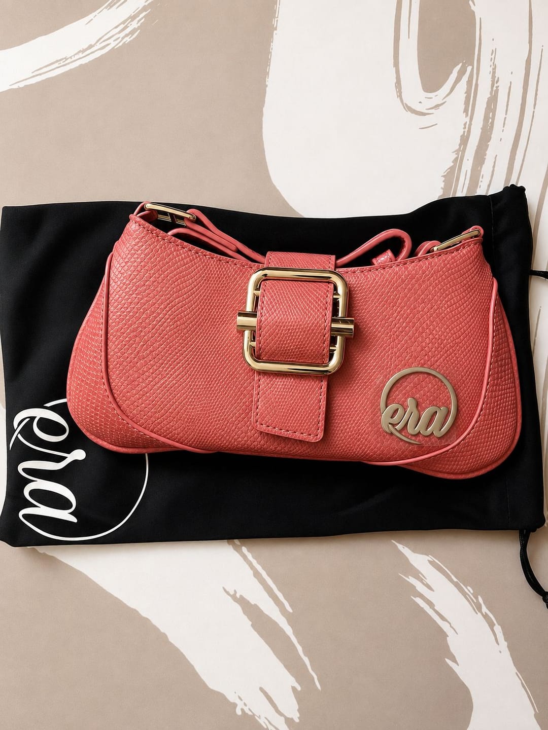 Customer photo review of Pink Lily Shoulder Bag