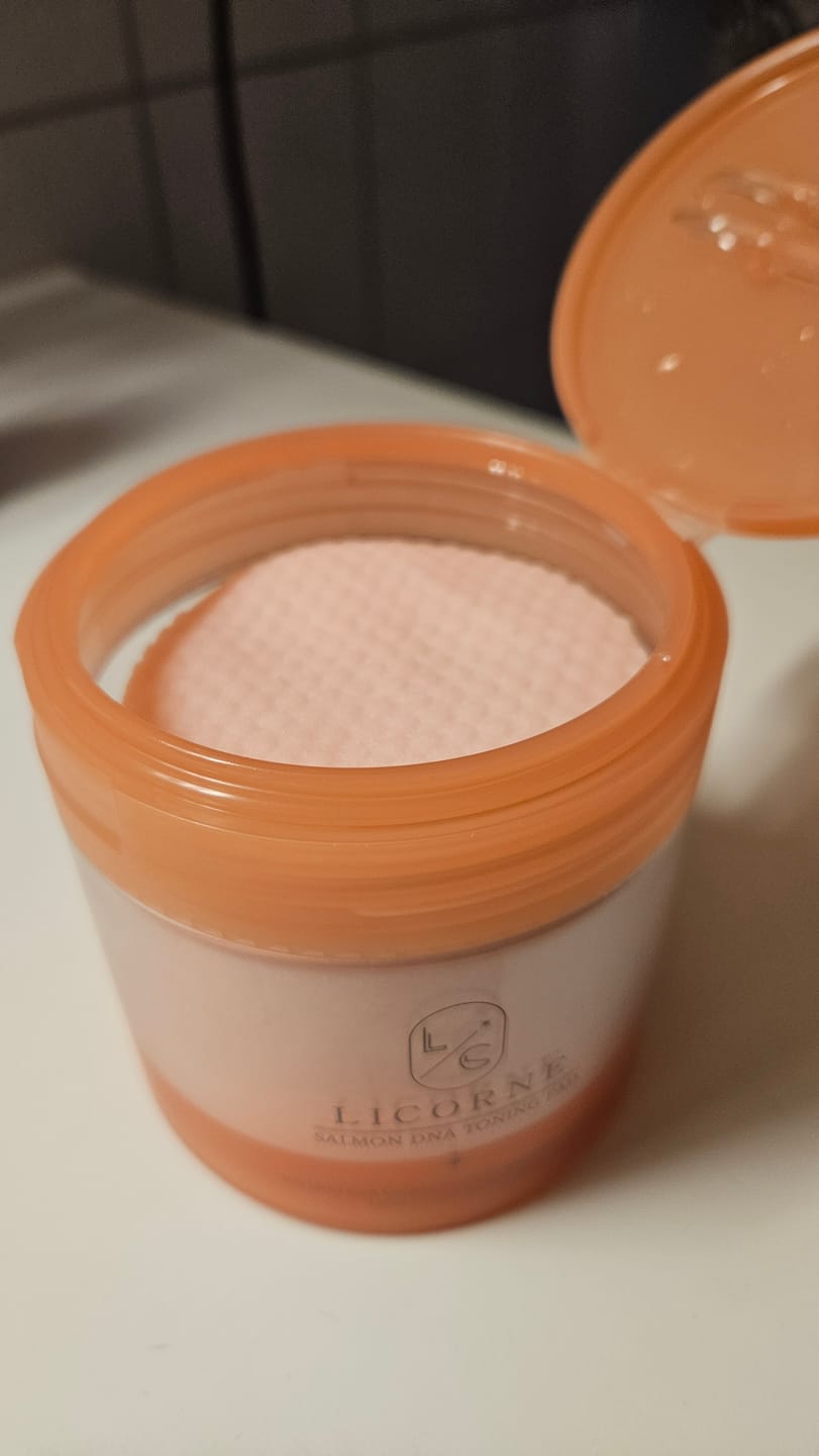 Customer photo review of Licorne Salmon DNA Toner Pad (70stk) - Glød, fukt og aldersforebyggende pleie
