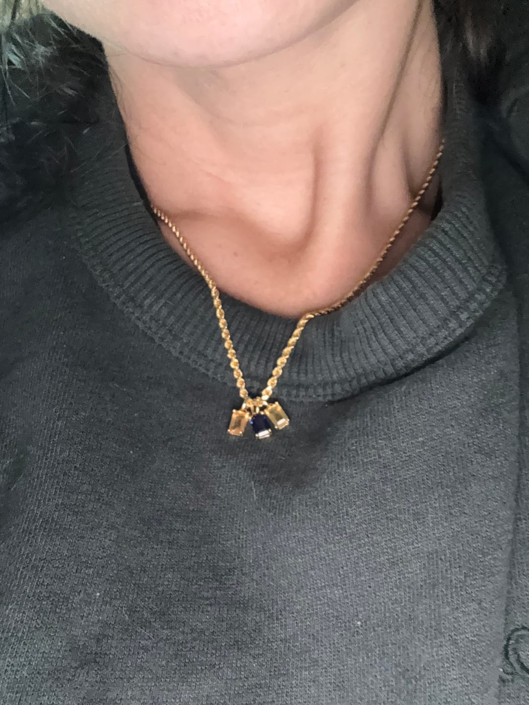 Customer photo review of Colar Pedra do Mês Radiante