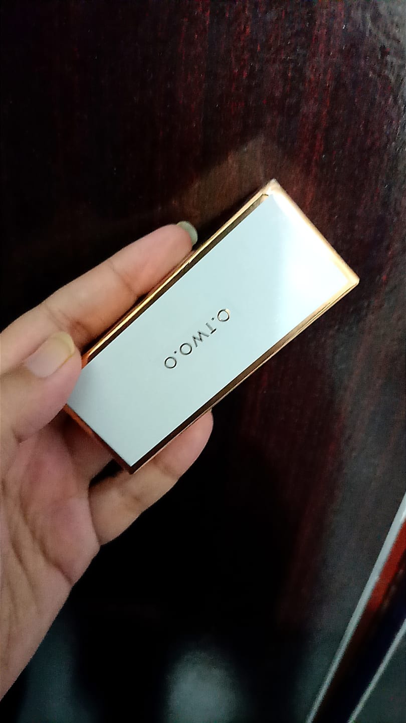 Customer photo review of O.TWO.O ULTRA STAY LOLEPOP LIPSTICK