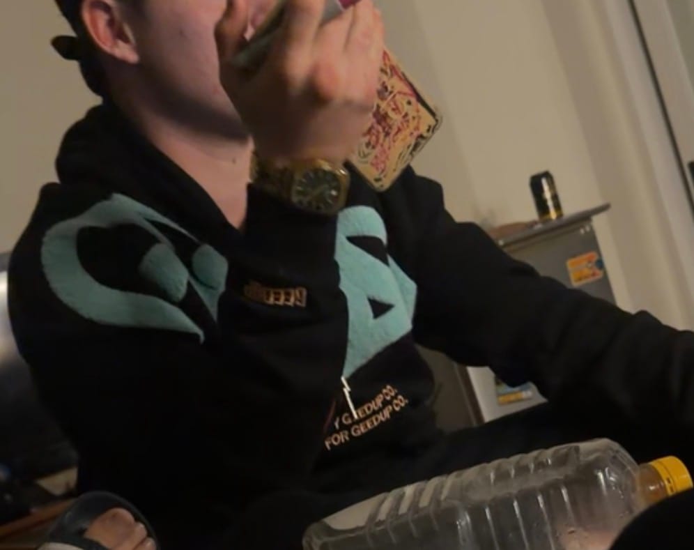 Customer photo review of Geedup x Arrdee Handstyle Hoodie "Black Multi"
