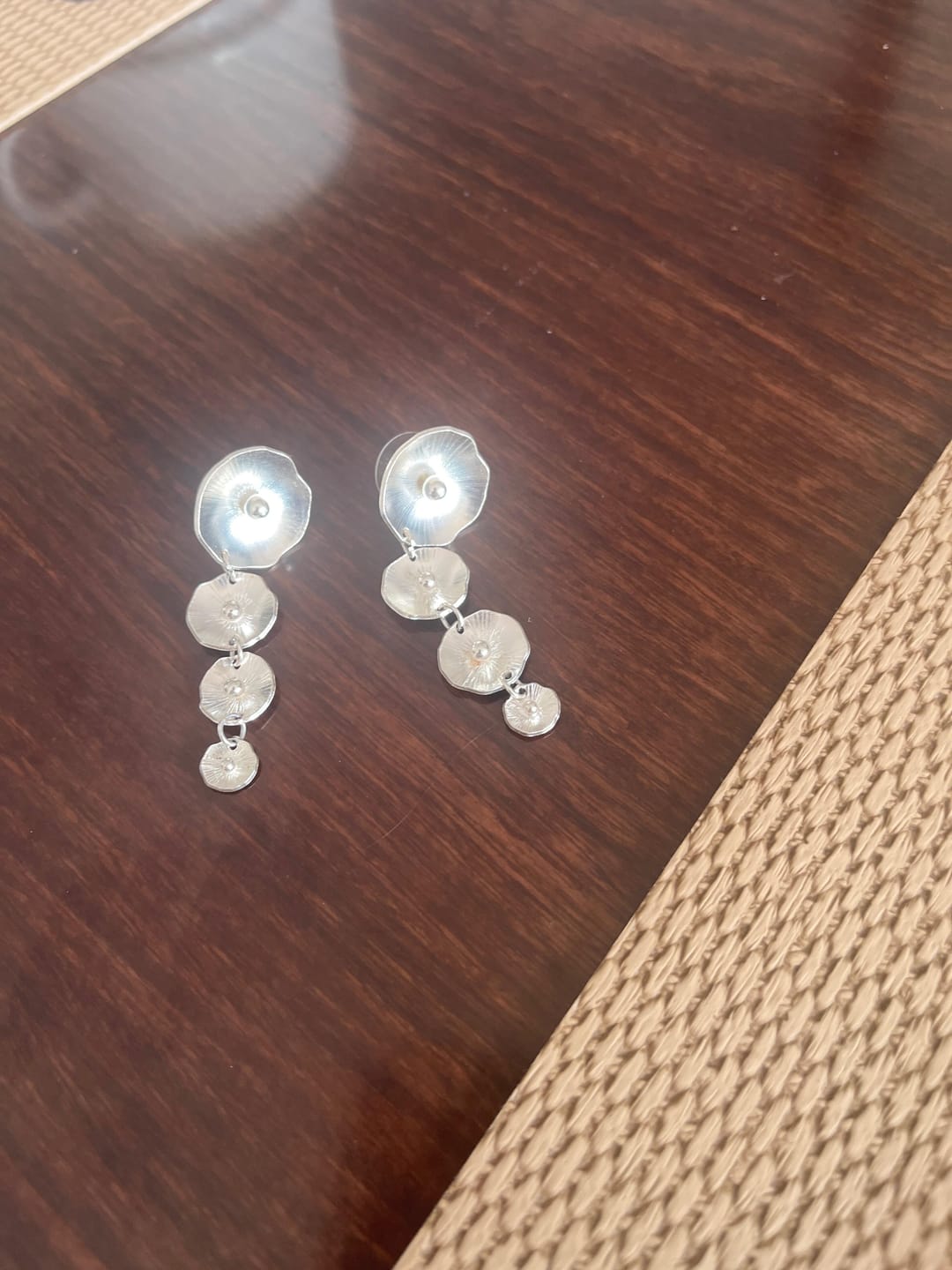 Customer photo review of Aretes Renacer largos