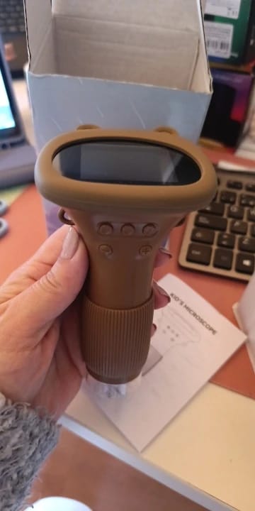 Customer photo review of Microscopio de bolsillo para niños aumento 1000X