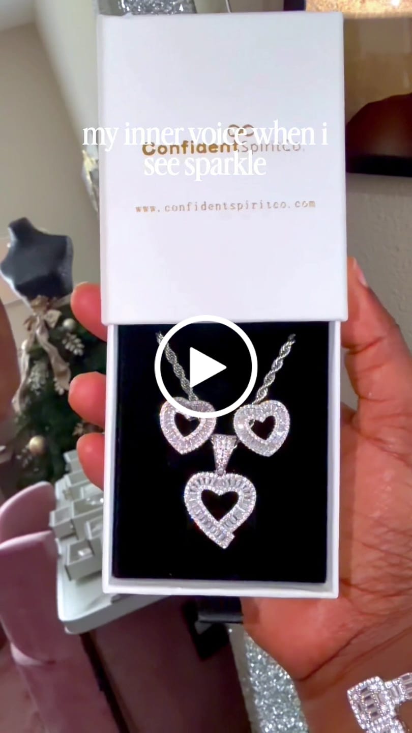 Customer video review of SPARKLES NECKLACE & EARRING SET