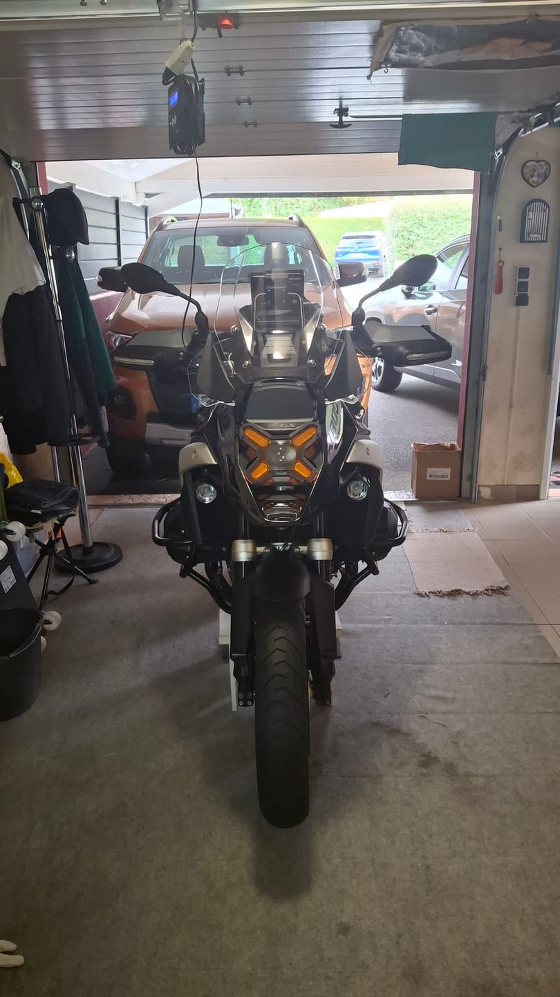 Customer photo review of Headlight Guard Kit for BMW R1300GS / R1300GS Adventure