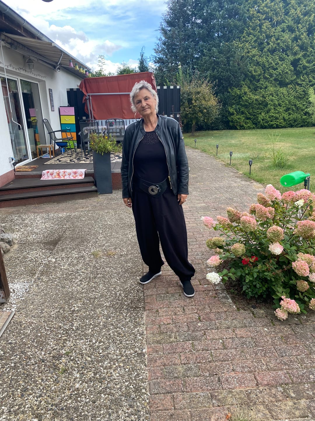 Customer photo review of Hose Halina Schwarz