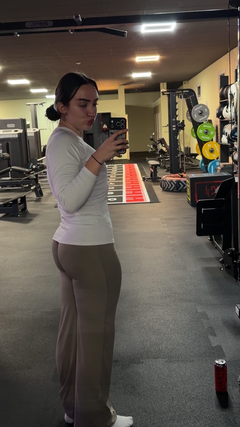 Customer photo review of LUXE Sculpt Straight Leg Leggings - Dusk Grey