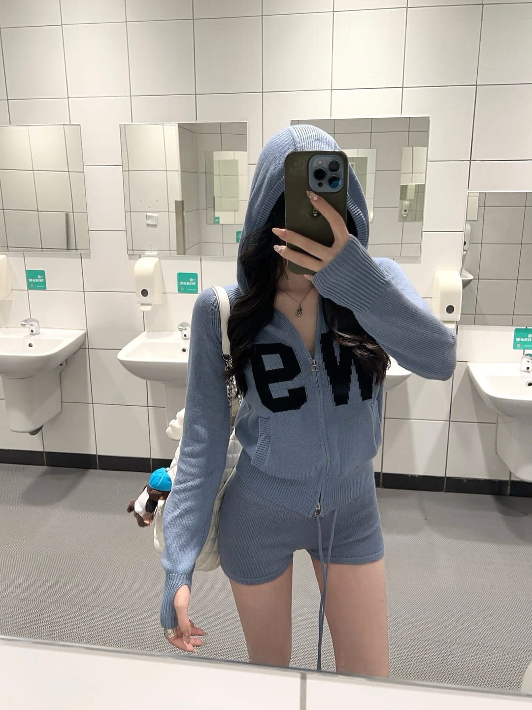 Customer photo review of WARDEN EDGE W9 Intarsia Wool Knit Zip Hoodie & Shorts Set