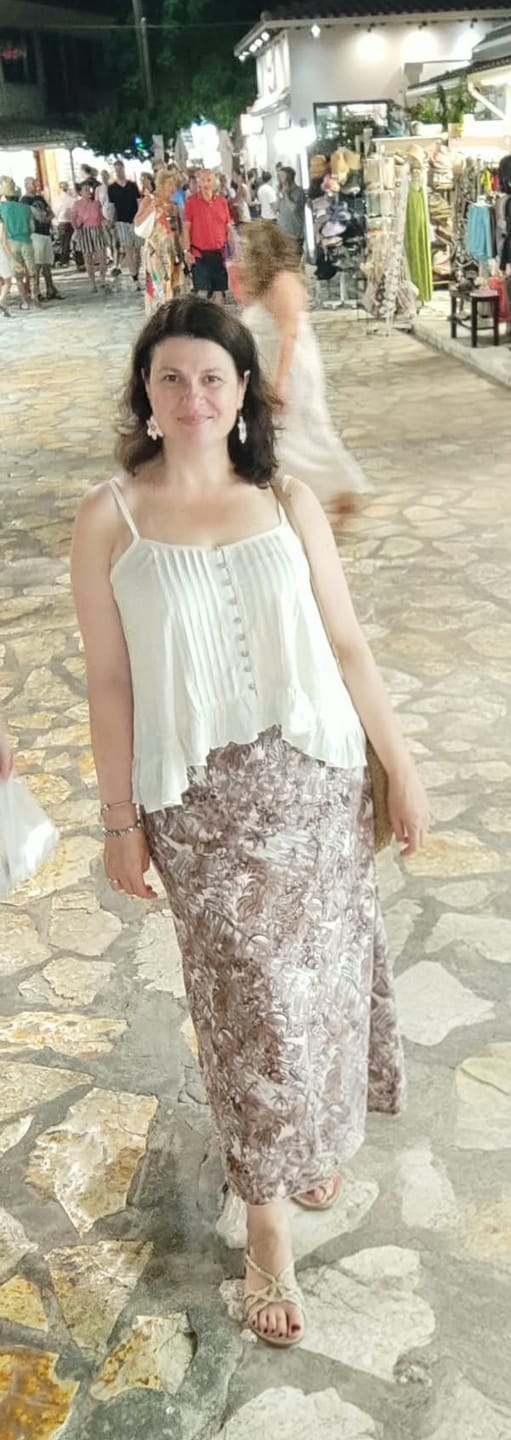 Customer photo review of Lily Rose Singlet | CROPPED | Natural