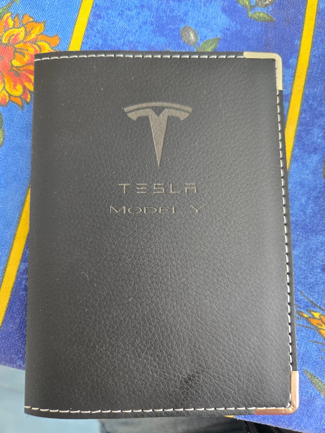 Customer photo review of Porte Carte Grise Tesla Model Y
