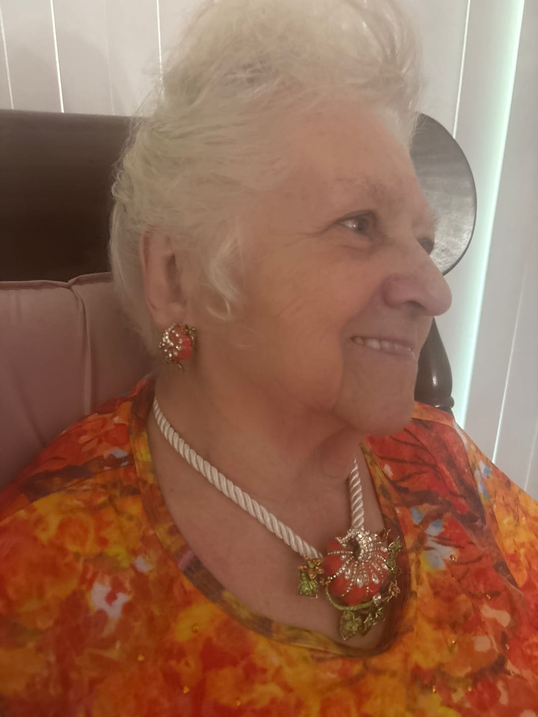 Customer photo review of HEIDI DAUS® "Hello, Gourd-geous" Harvest Pumpkin Brooch