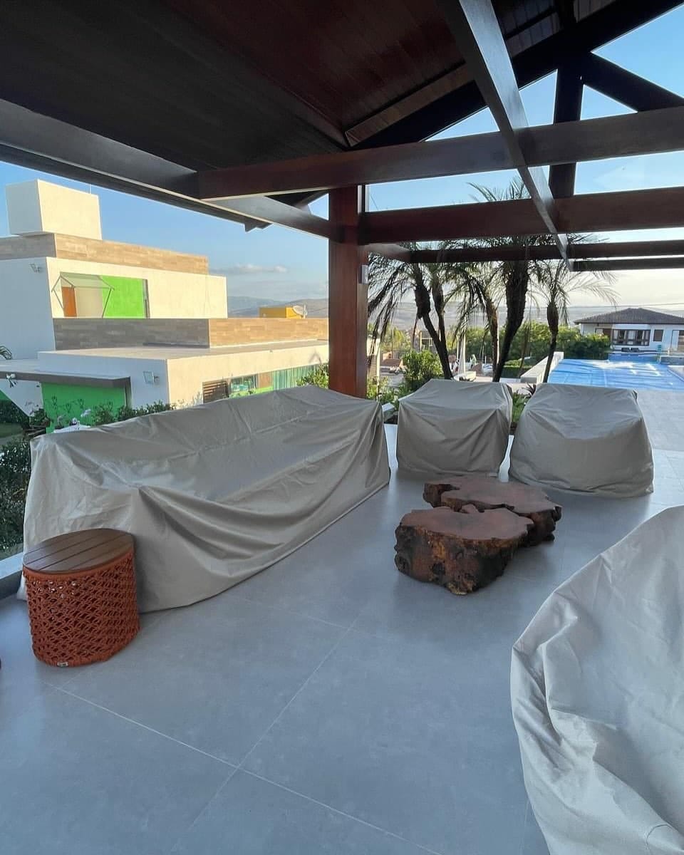 Customer photo review of Capa para Móveis de Jardim Oxford 420D Bege Impermeável