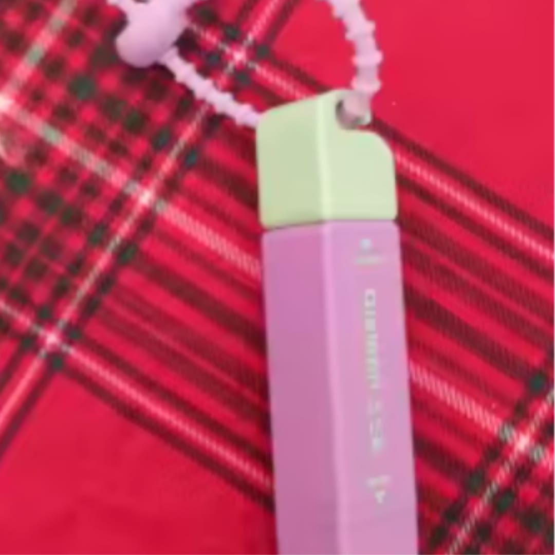 Customer photo review of Lápiz Quitamanchas Instantáneo 2 en 1