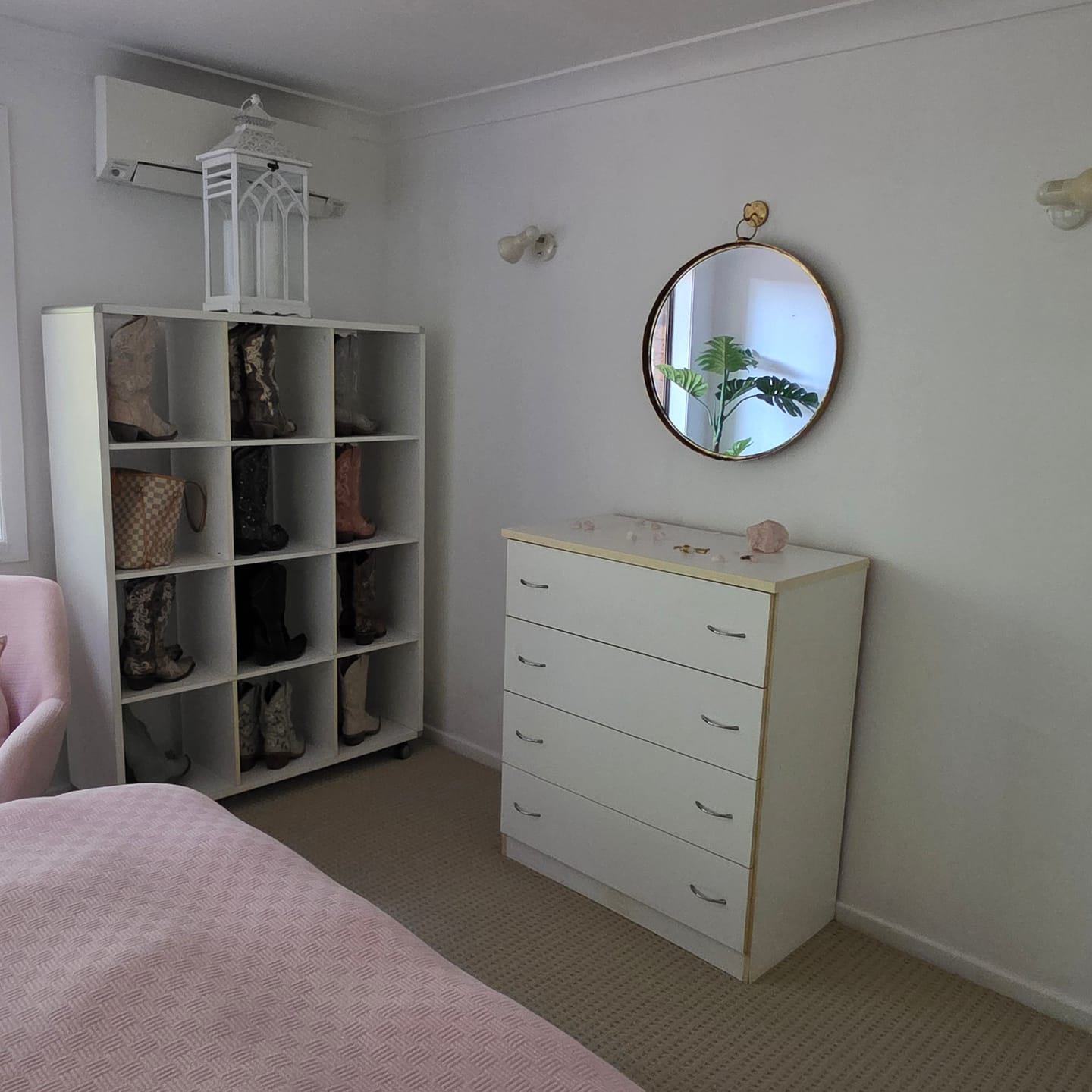 Customer photo review of Elvira French Provincial Round Wall Mirror, Antique Gold Iron with Ring Hanger 60cm