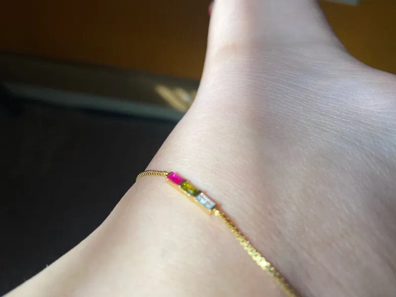 Customer photo review of Zartes Baguette-Geburtsstein-Armband