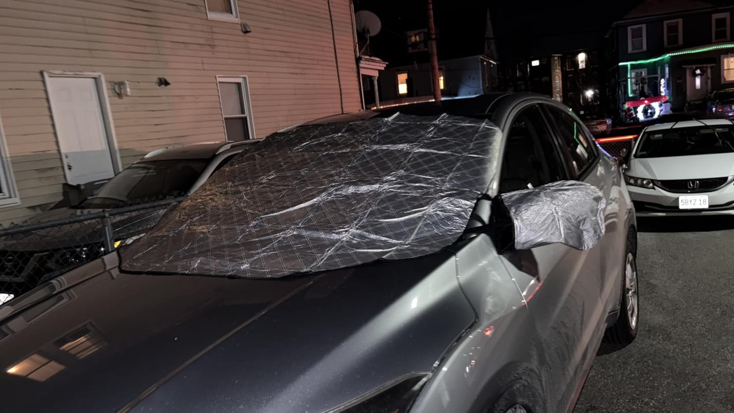 Customer photo review of Magnetic Windshield Cover - All-Season Sun, Snow & Frost Protector for Cars, SUVs & Trucks