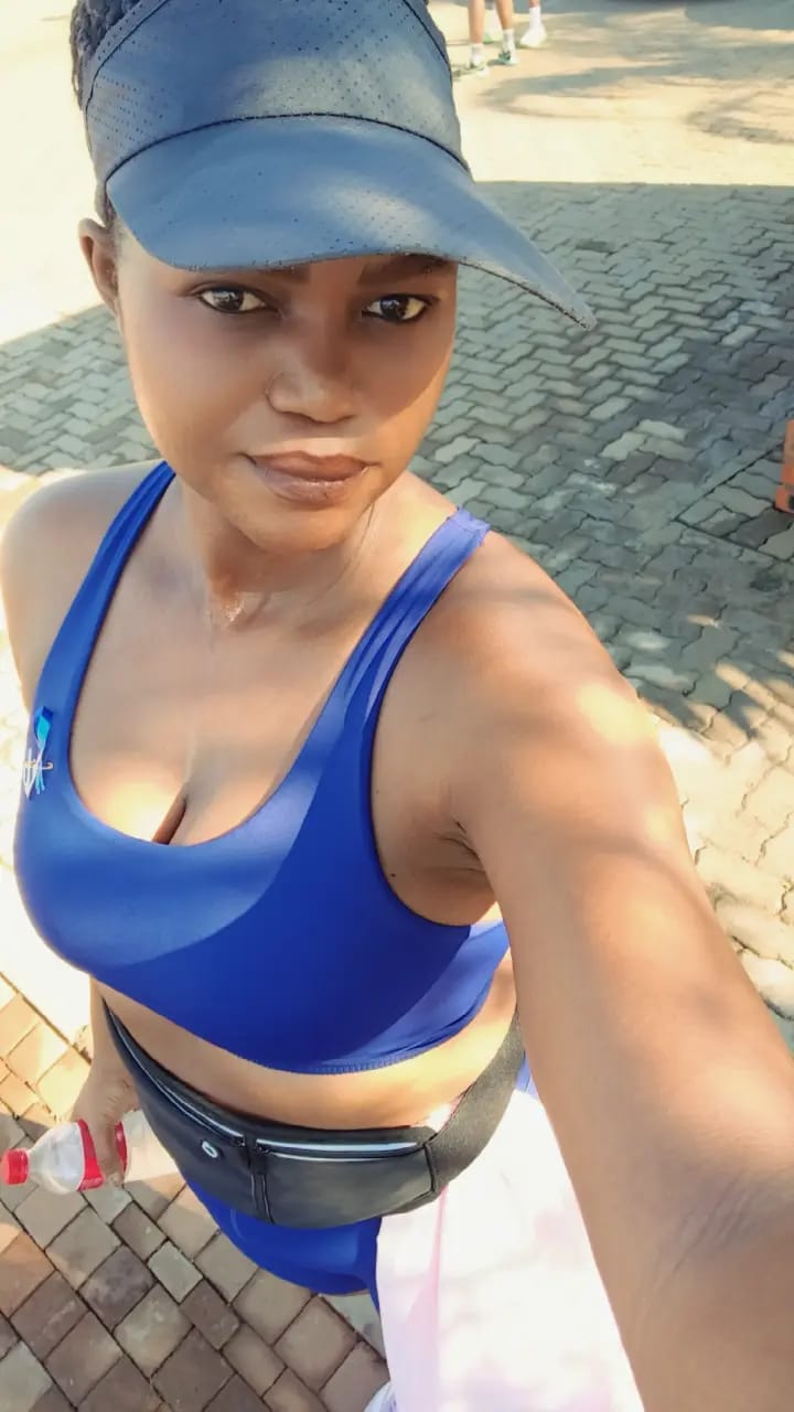 Customer photo review of 8-Inch Running Set with Lightweight Sports Bra and Pocket Shorts