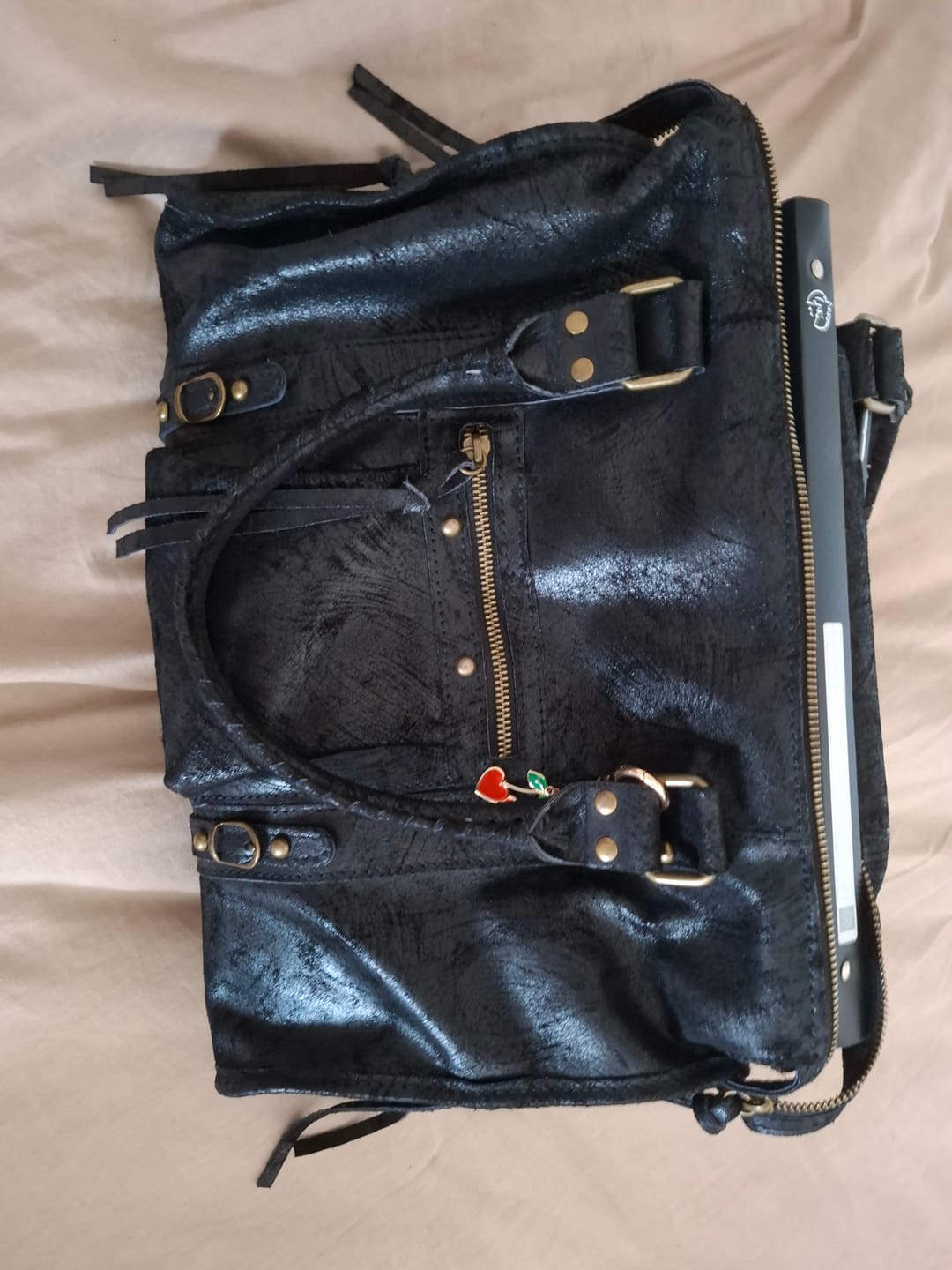 Customer photo review of It girl bag black