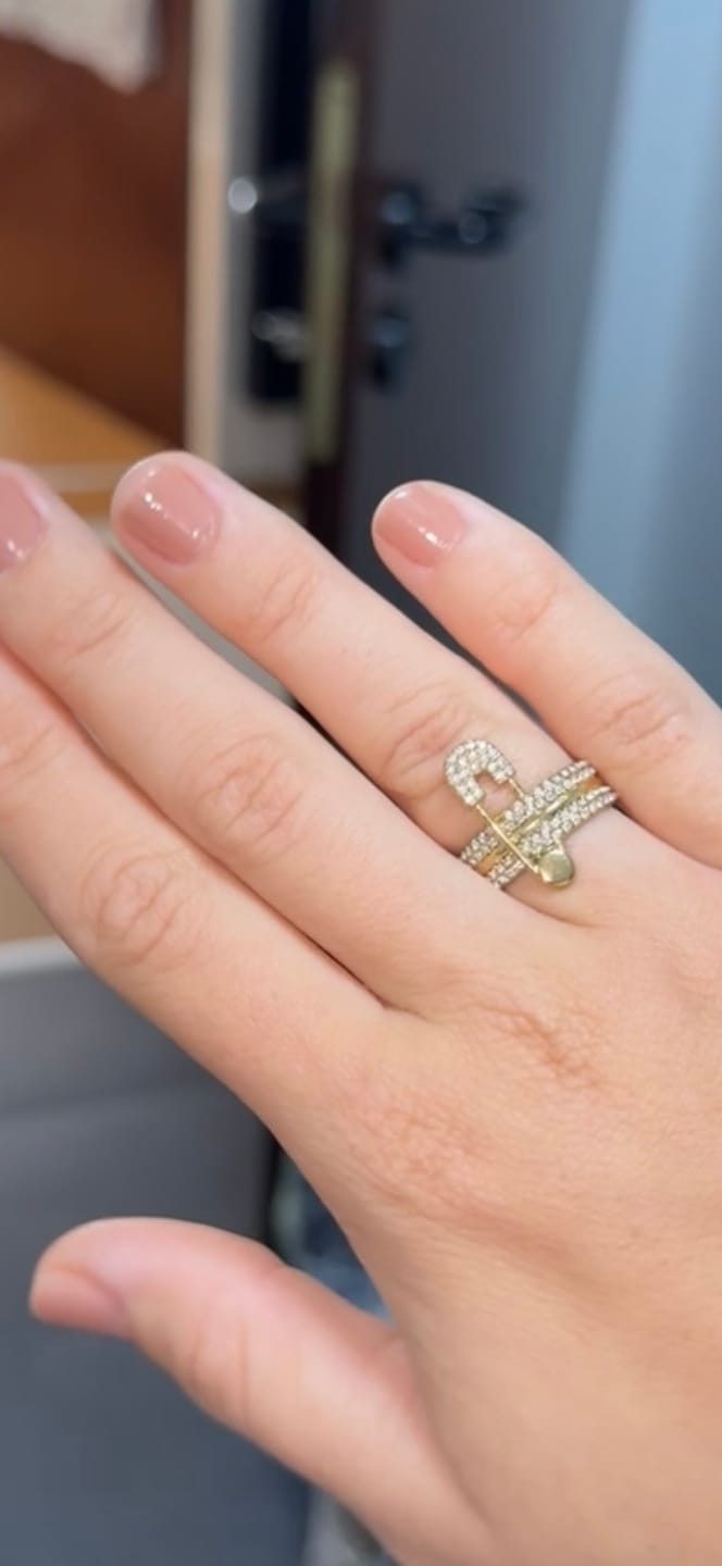 Customer photo review of Pave Flow Safety Ring 14K Vergoldung