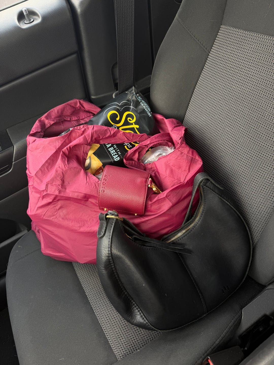 Customer photo review of Large-capacity Tote Bag With A Foldable Keychain Holder