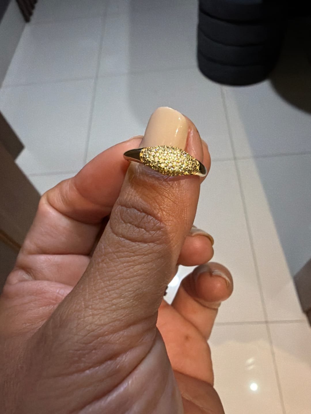 Customer photo review of Anillo Sello Con Zirconias