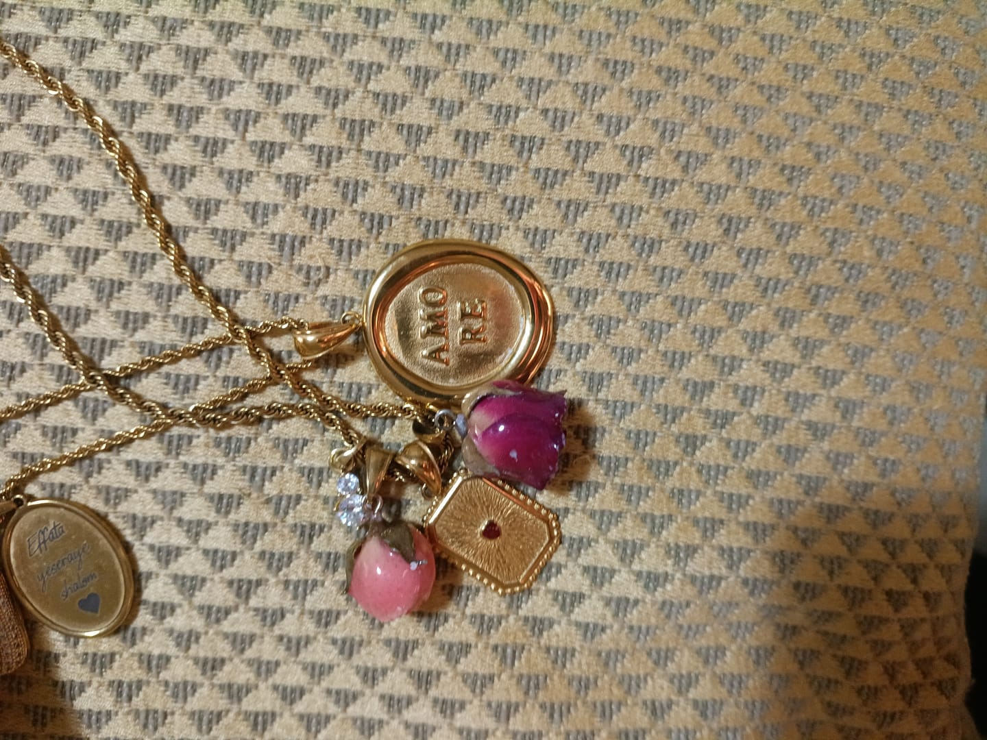 Customer photo review of Ciondolo "Amore"