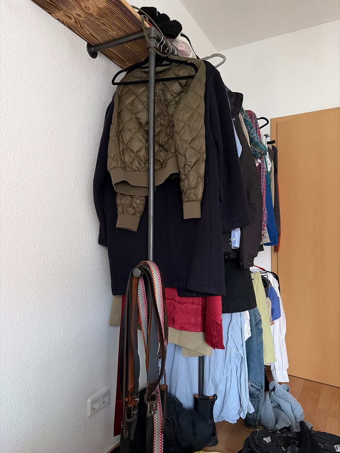 Customer photo review of XAVER Wandmontierte Kleiderstange