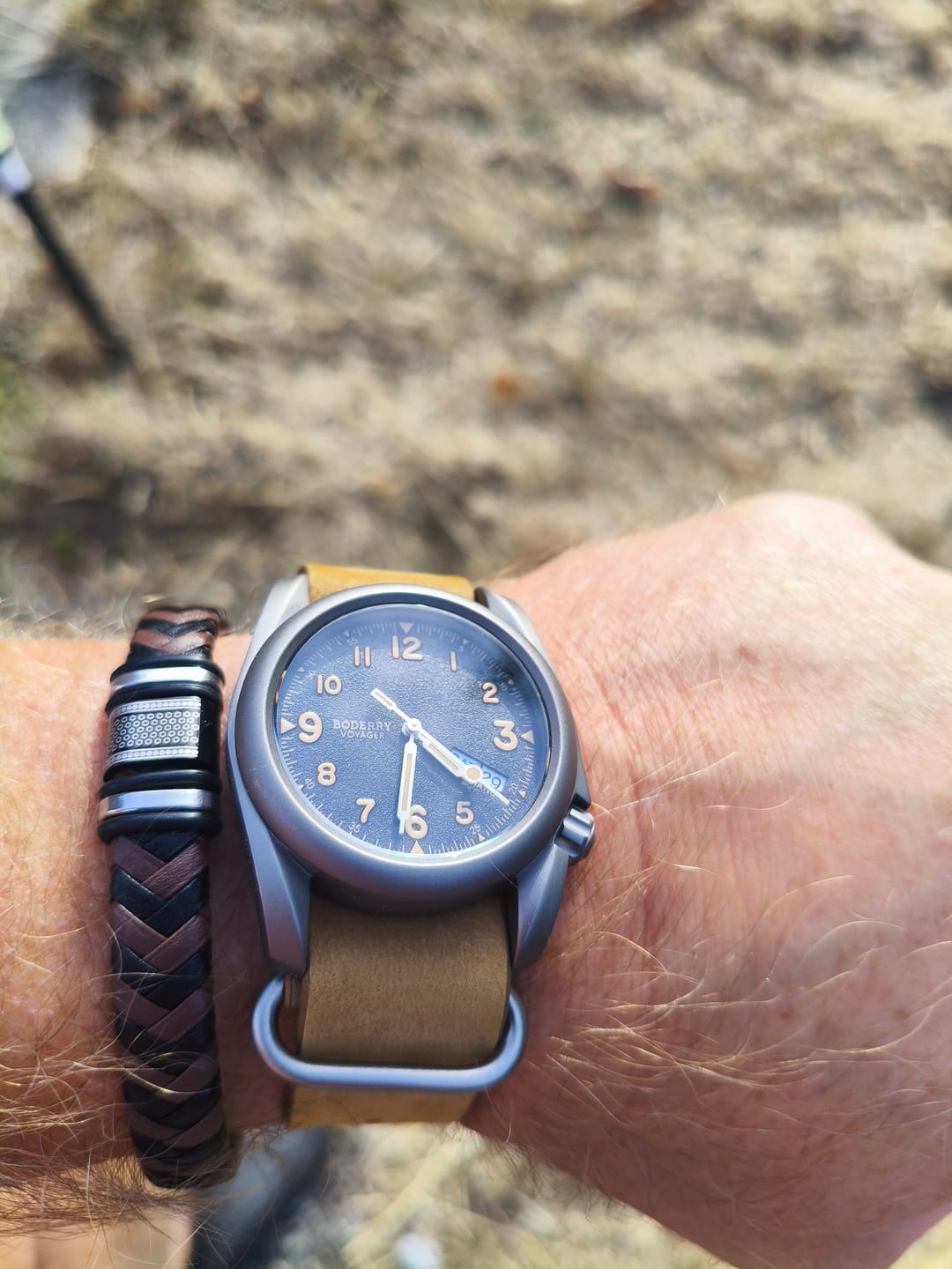 Customer photo review of VOYAGER - 100M Waterproof Titanium Automatic Field Watch | Volcanic Gray-Day,Date
