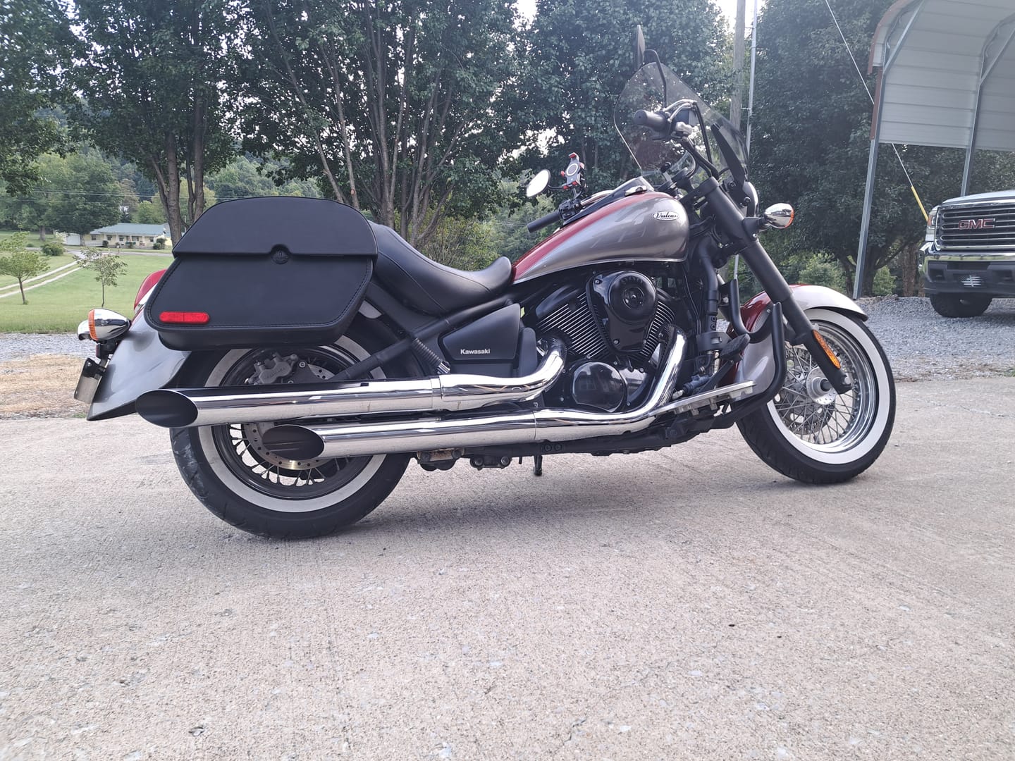 Customer photo review of 28L - Panzer Medium Hard Mount Kawasaki Vulcan 900 Classic VN900 Motorcycle Saddlebags