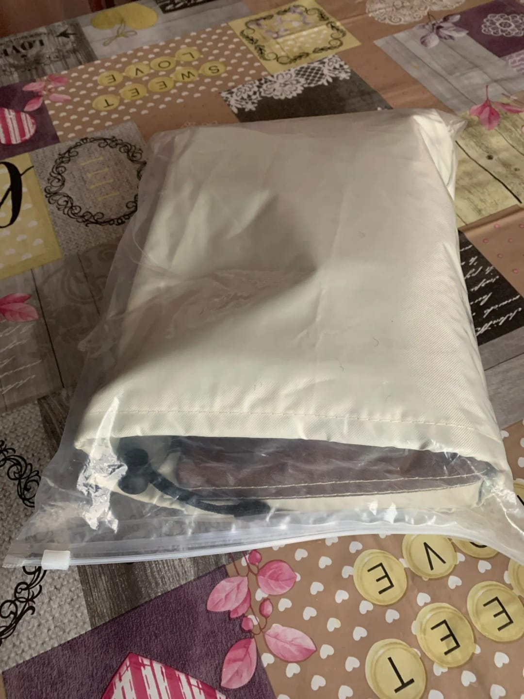 Customer photo review of Capa para Móveis de Jardim Oxford 420D Bege Impermeável