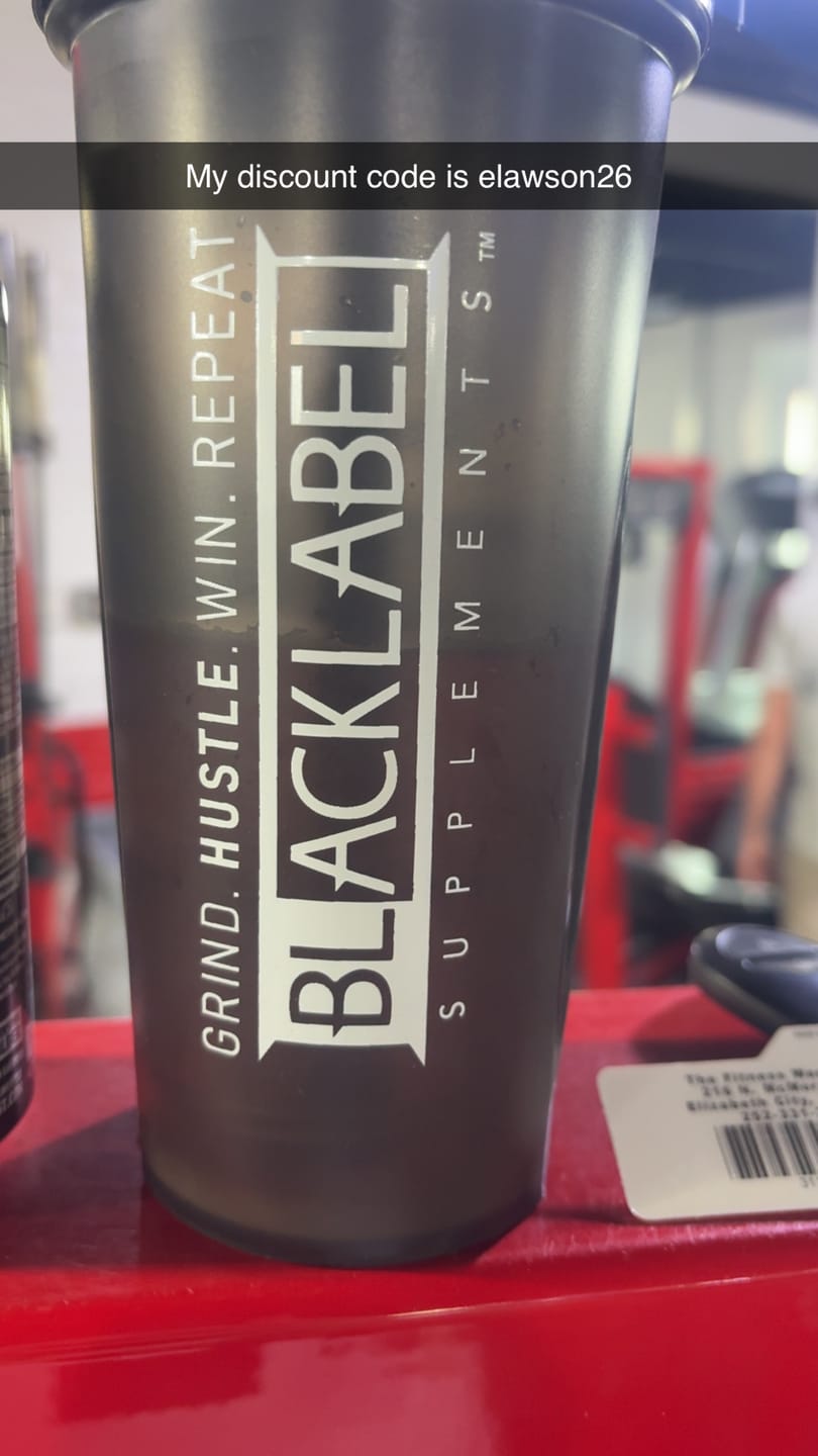 Customer photo review of 28 oz Shaker Bottle