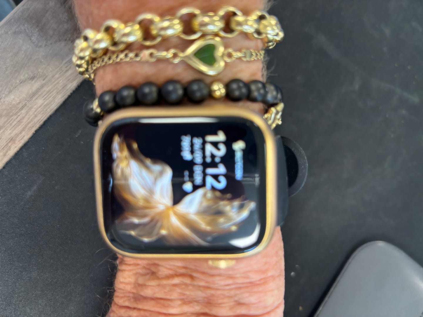 Customer photo review of Siltcon Seréa Smartwatch Dames - Goud
