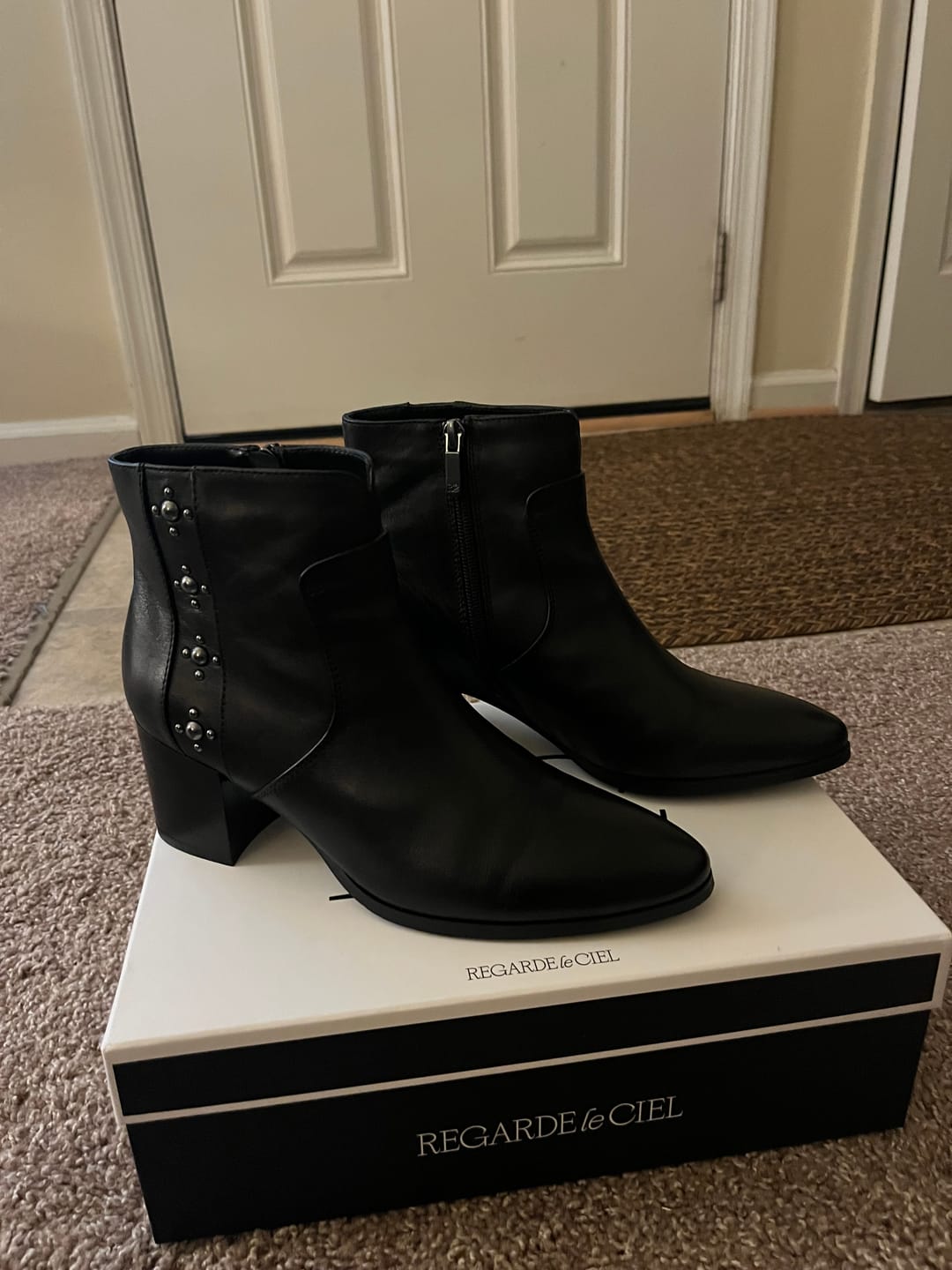 Customer photo review of REGARDE LE CIEL TAYLOR-49 BOOT WOMEN