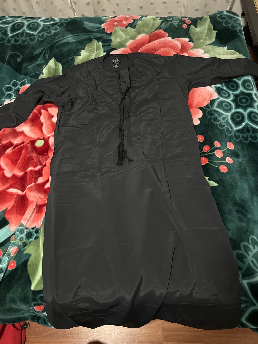 Customer photo review of Luxury Black Lightweight Zibda Emirati Thobe