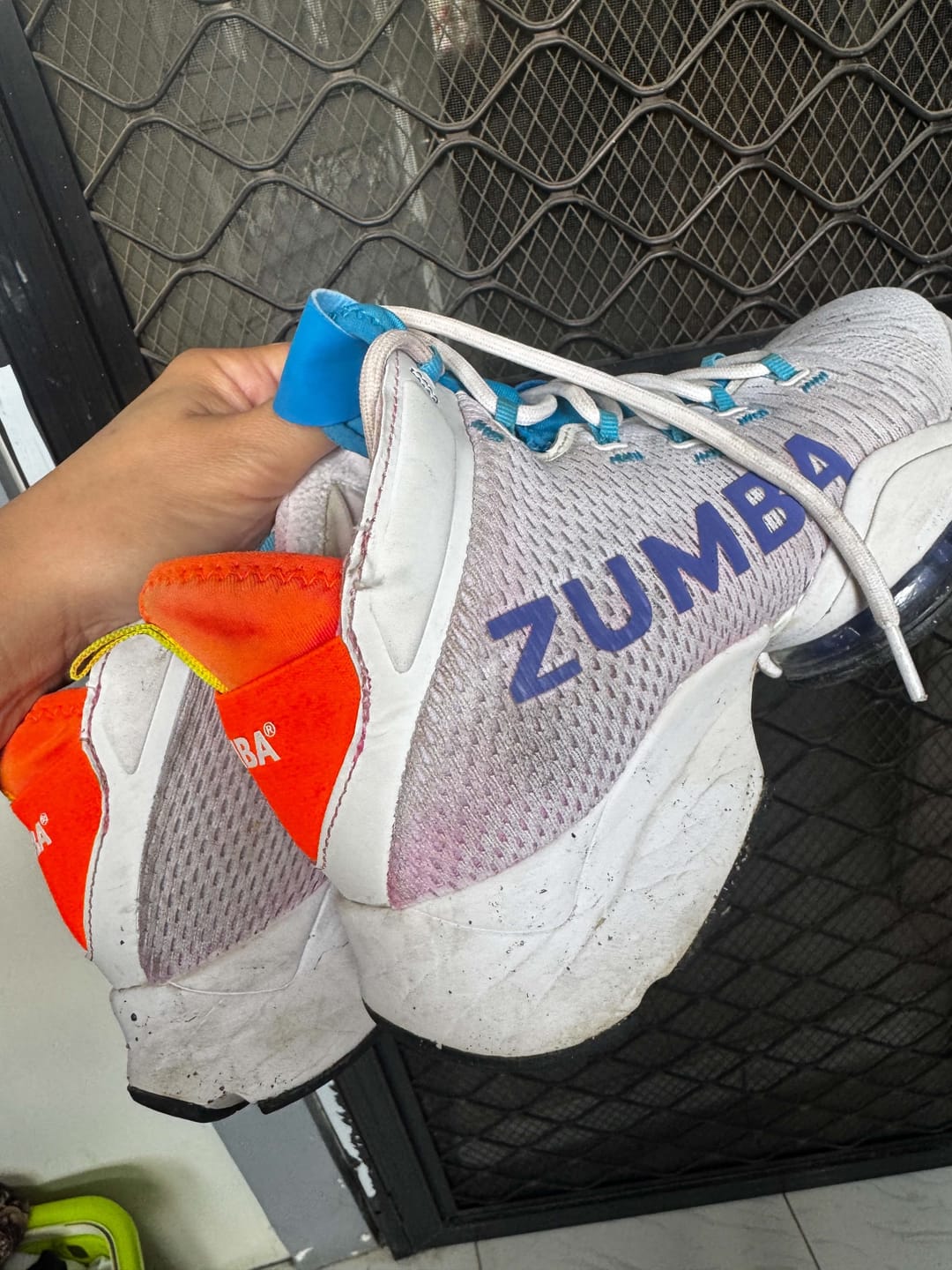 Customer photo review of Zumba Air Stomp Funk 2.0 - White/Multi