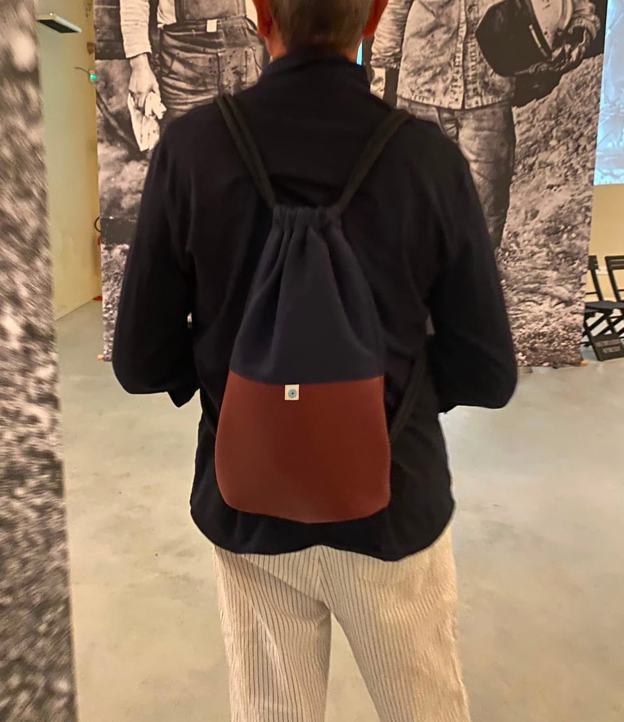 Customer photo review of BARATTI BACKBAG burgundy / midnight blu