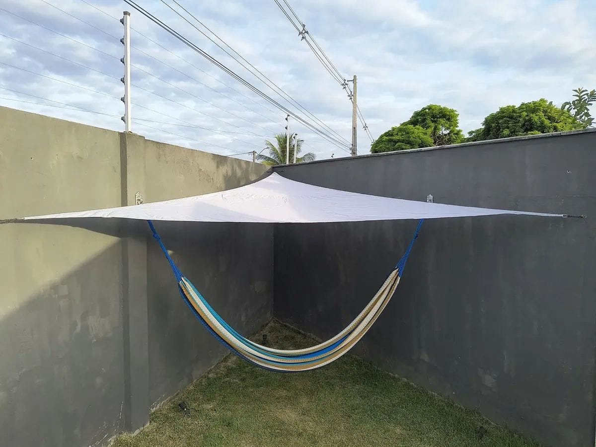Customer photo review of Toldo Triangular Impermeável Anti-UV para Áreas Externas