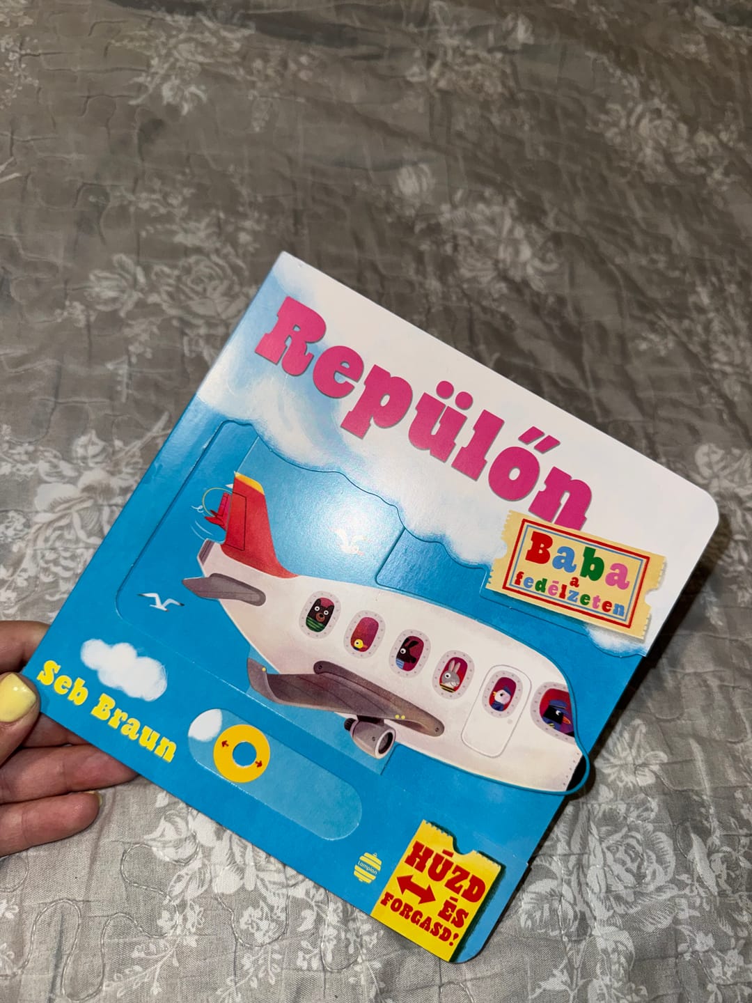 Customer photo review of Repülőn (Baba a fedélzeten)
