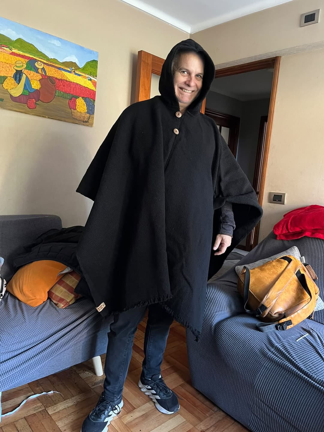 Customer photo review of PONCHO PREMIUM DE LANA NEGRO